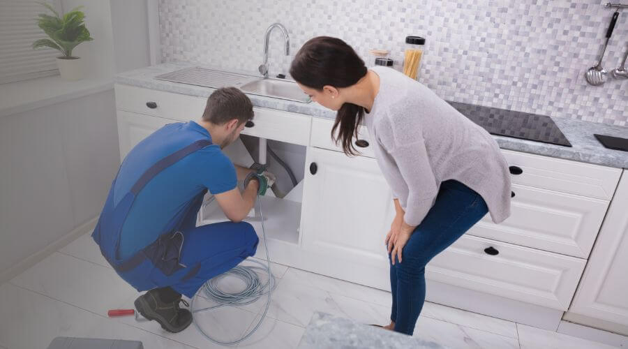 Expert burst pipe repair services in Lyndon, IL